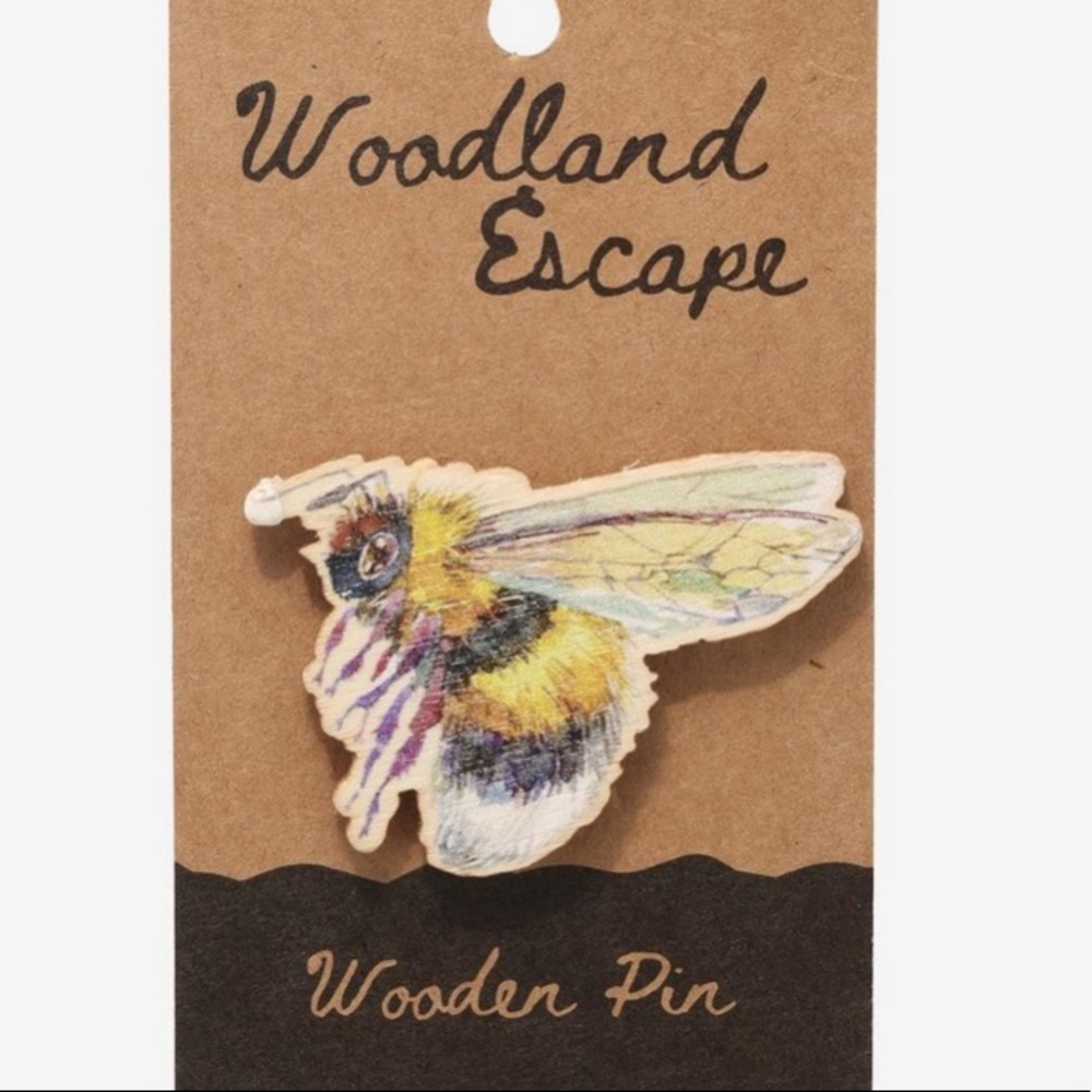 Honey Bee Wooden Pin Hot‎ Topic